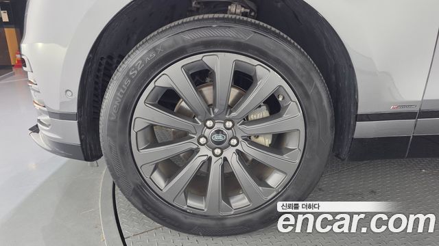 Land Rover Range Rover Velar 2019 — photo 5
