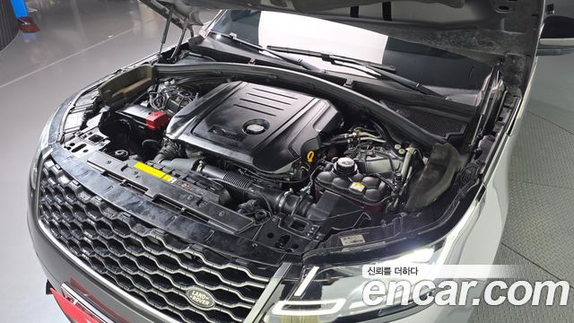 Land Rover Range Rover Velar 2019 — photo 6