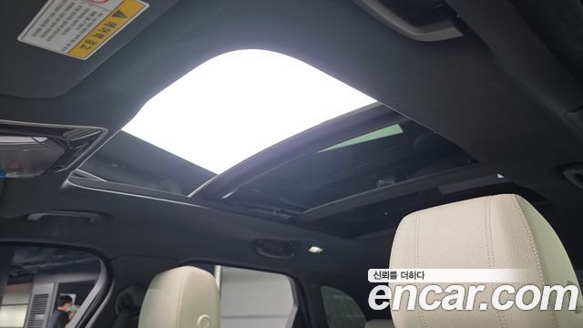 Land Rover Range Rover Velar 2019 — photo 19