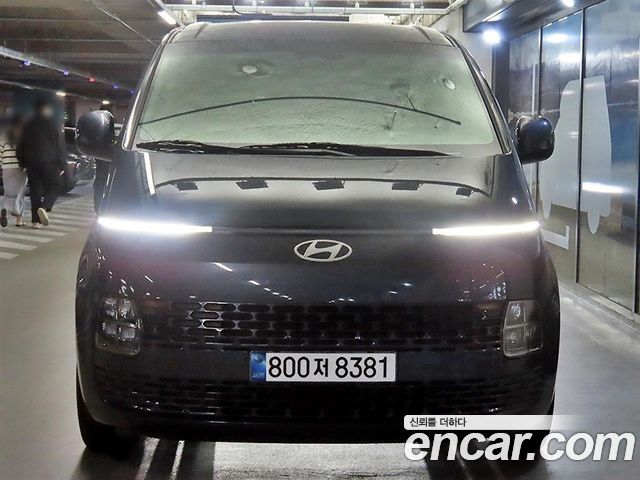 Hyundai Staria 2025 — photo 3