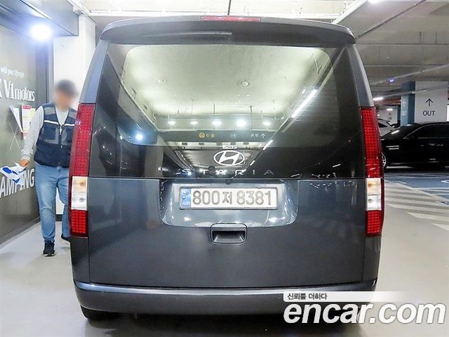 Hyundai Staria 2025 — photo 4