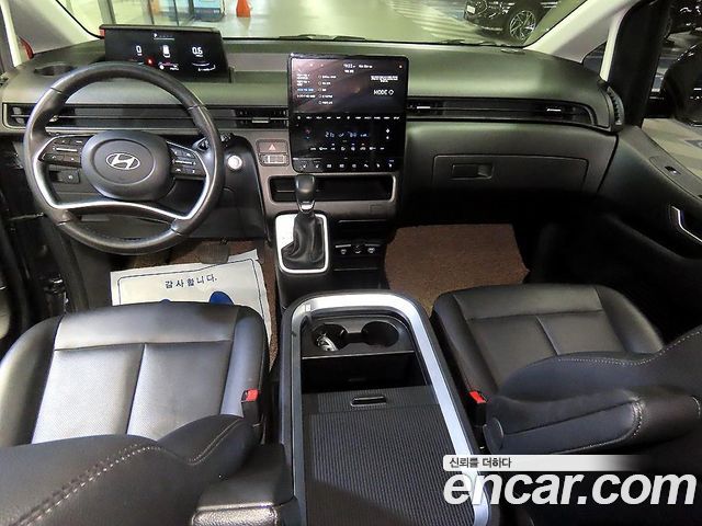 Hyundai Staria 2025 — photo 7