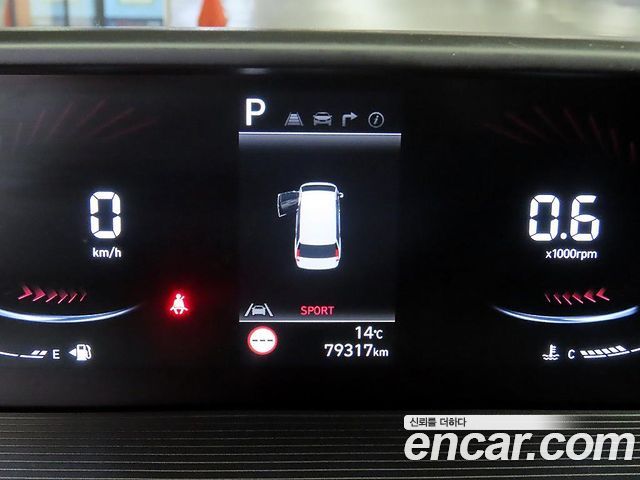 Hyundai Staria 2025 — photo 8