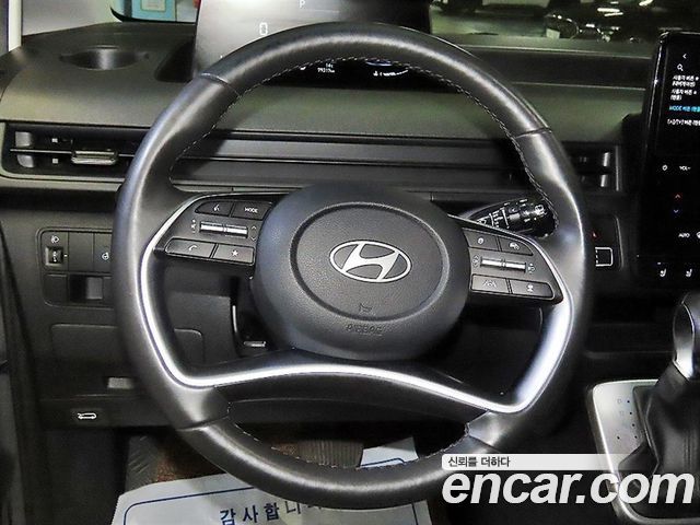 Hyundai Staria 2025 — photo 13