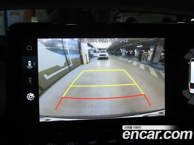 Hyundai Staria 2025 — photo 15