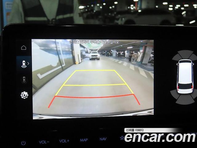 Hyundai Staria 2025 — photo 16