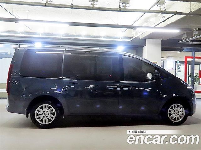 Hyundai Staria 2025 — photo 20