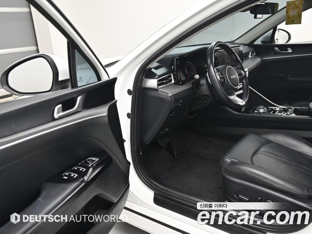 Kia K5 2022 — photo 11