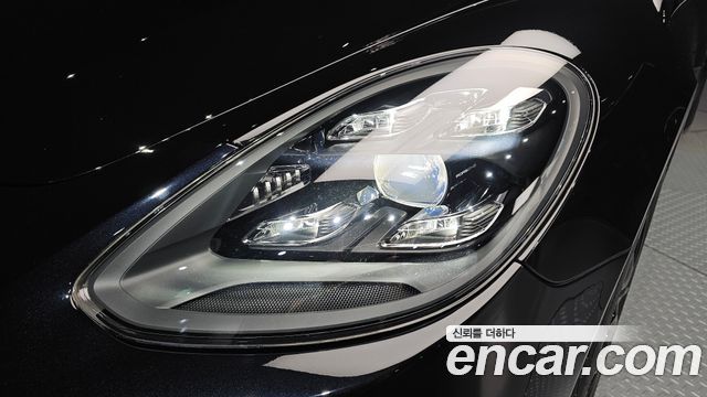 Porsche Panamera 2021 — photo 8