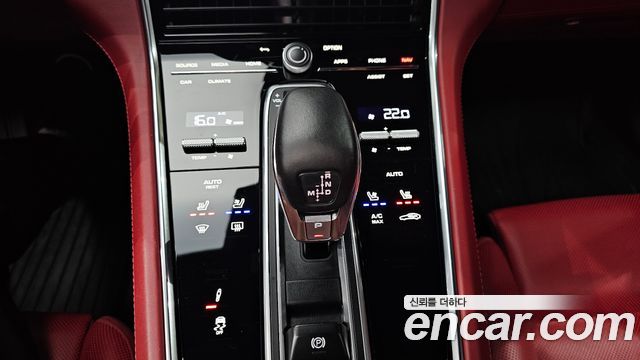 Porsche Panamera 2021 — photo 31