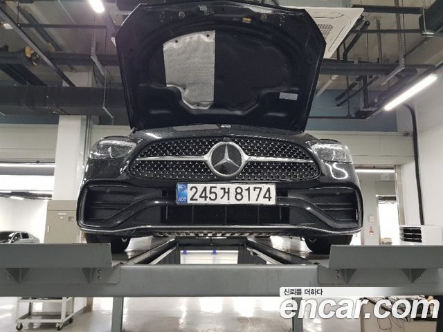 Mercedes-Benz C-Class 2025 — photo 1