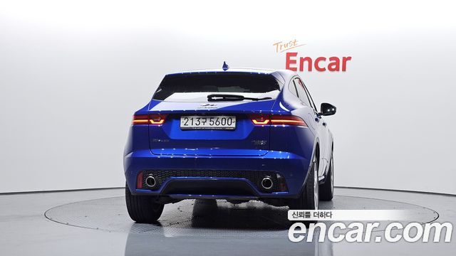 Jaguar E-PACE 2018 — photo 4