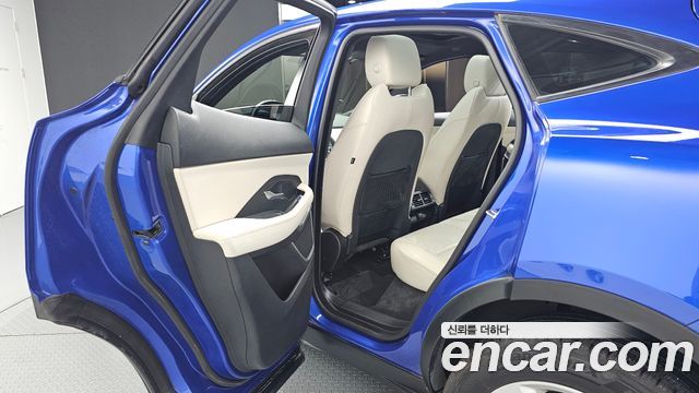 Jaguar E-PACE 2018 — photo 18