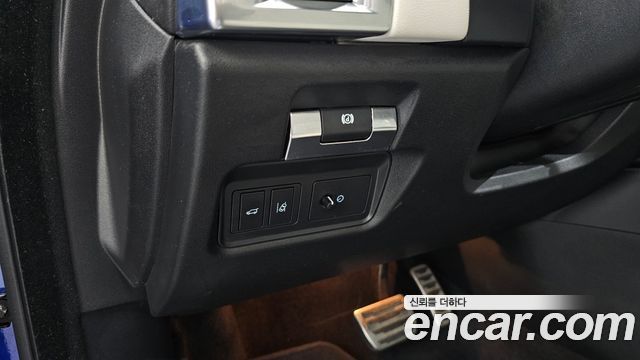 Jaguar E-PACE 2018 — photo 28