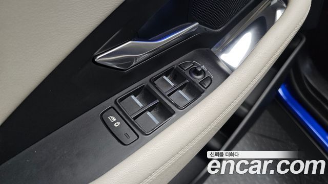 Jaguar E-PACE 2018 — photo 29
