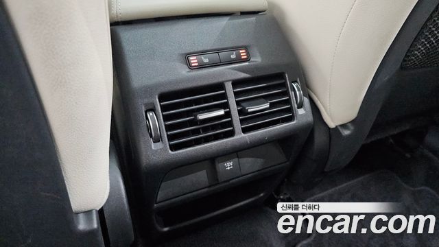 Jaguar E-PACE 2018 — photo 31