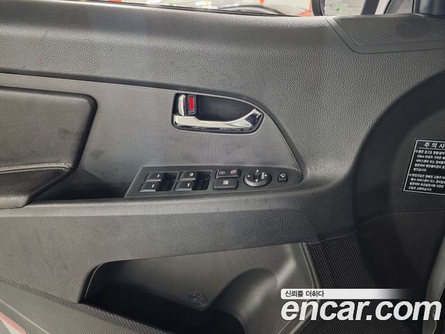 Kia Sportage 2012 — photo 16