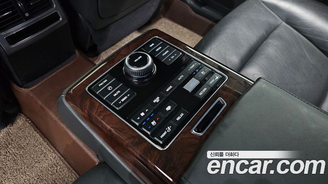 Hyundai Equus 2014 — photo 25