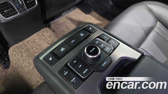 Hyundai Genesis 2015 — photo 23