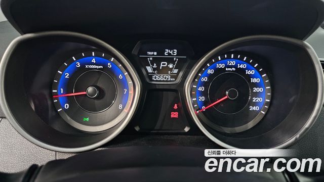 Hyundai AVANTE 2015 — photo 11