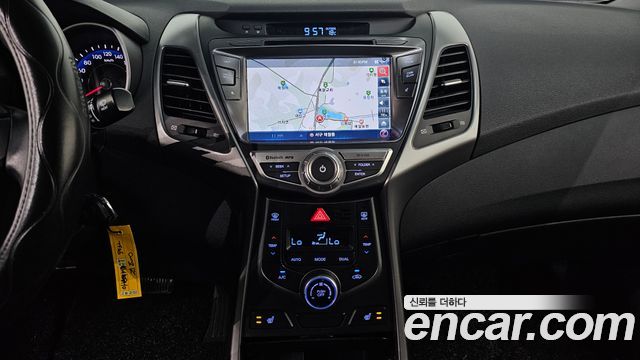 Hyundai AVANTE 2015 — photo 19