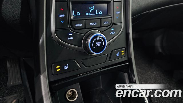 Hyundai AVANTE 2015 — photo 22