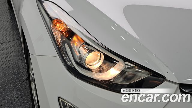 Hyundai AVANTE 2015 — photo 8