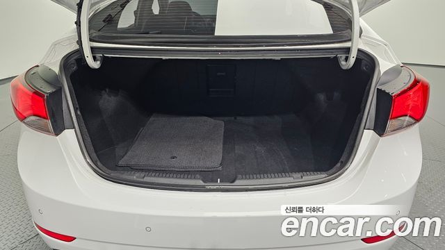Hyundai AVANTE 2015 — photo 30