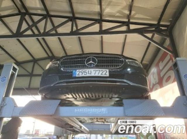 Mercedes-Benz E-Class 2021 — photo 1