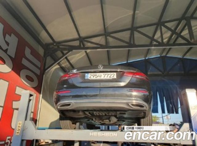 Mercedes-Benz E-Class 2021 — photo 2