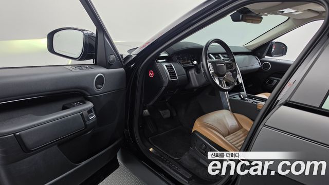 Land Rover Discovery 2022 — photo 13