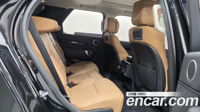 Land Rover Discovery 2022 — photo 17