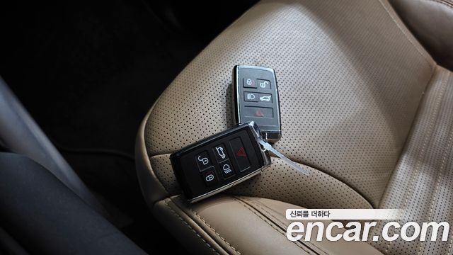 Land Rover Discovery 2022 — photo 22