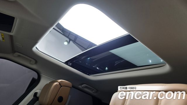 Land Rover Discovery 2022 — photo 24