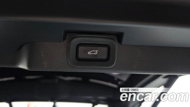 Land Rover Discovery 2022 — photo 25