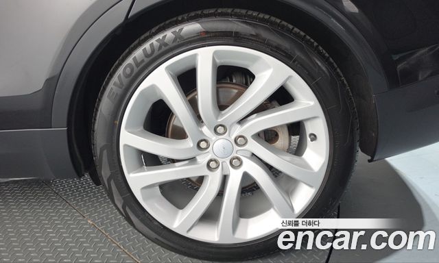 Land Rover Discovery 2022 — photo 7