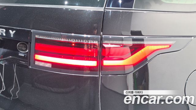 Land Rover Discovery 2022 — photo 9