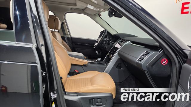 Land Rover Discovery 2022 — photo 16