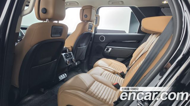 Land Rover Discovery 2022 — photo 27
