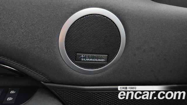 Land Rover Discovery 2022 — photo 34
