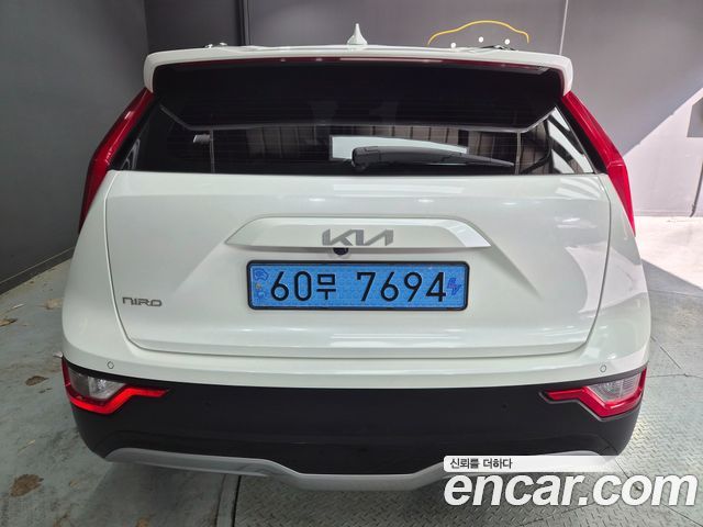 Kia Niro 2023 — photo 2