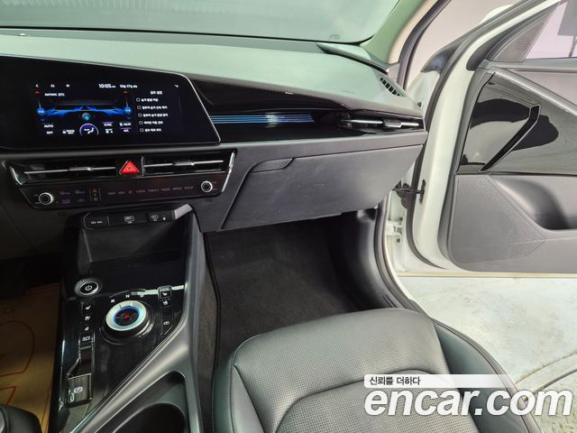 Kia Niro 2023 — photo 11