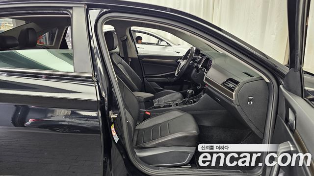 Volkswagen Jetta 2021 — photo 11