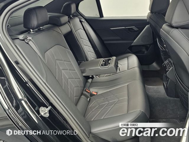 BMW 5-Series 2024 — photo 12