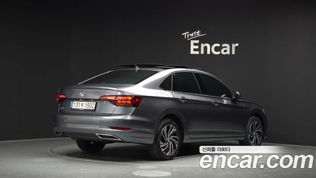 Volkswagen Jetta 2021 — photo 2