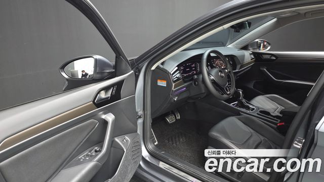 Volkswagen Jetta 2021 — photo 10