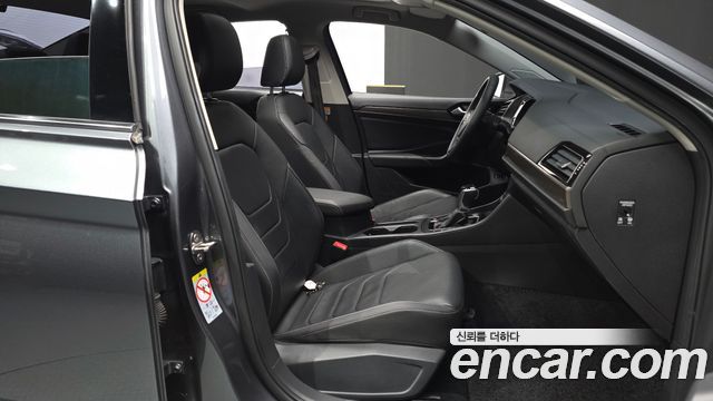 Volkswagen Jetta 2021 — photo 11