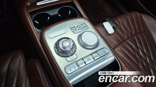Genesis G90 2022 — photo 12