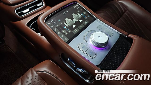 Genesis G90 2022 — photo 28