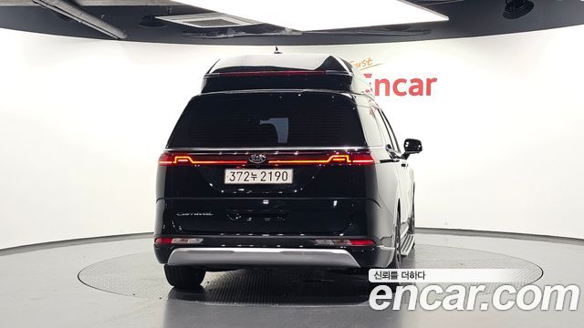 Kia Canival 2021 — photo 4